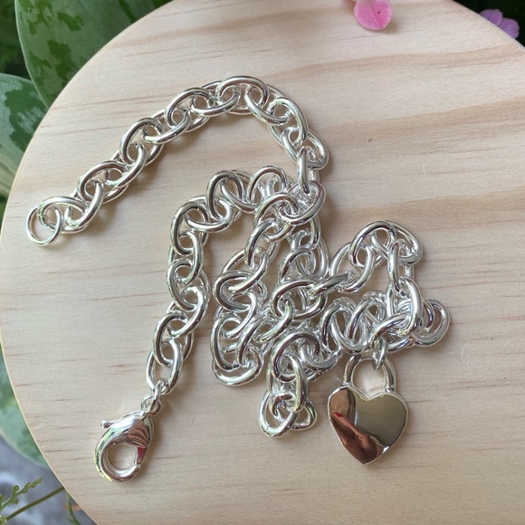 🌟 Silver Heart Necklace - Picture 3 of 3